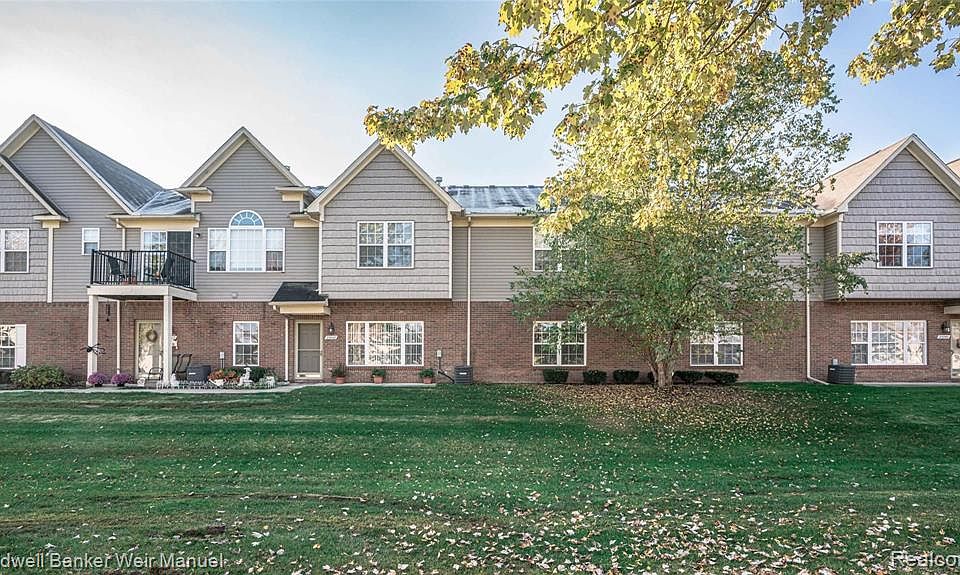 27333 Hidden Oaks Dr Trenton MI Zillow