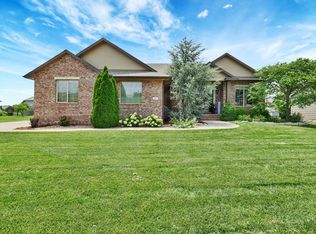 1003 N Beau Jardin Cir, Derby, KS 67037