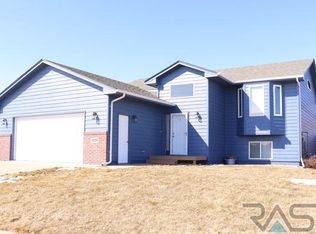 3929 S Stanford Ave, Sioux Falls, SD 57106