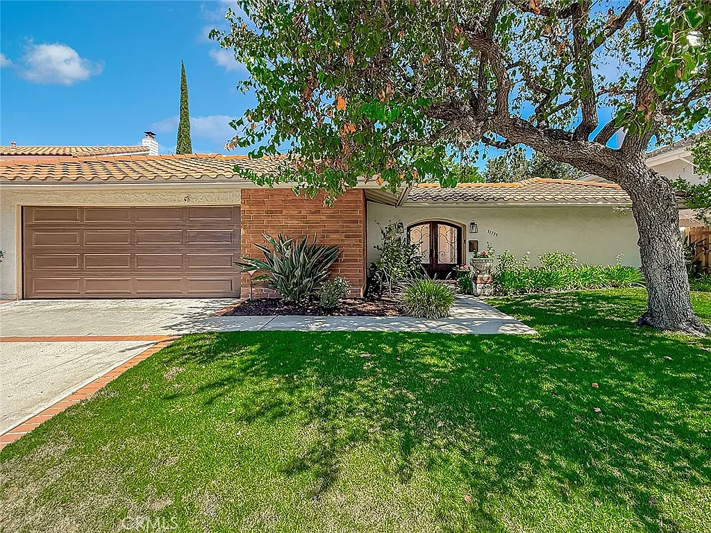 4 bed, 1737 sqft, $6,450 — Photo 2