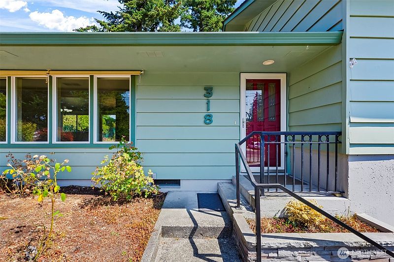 3rd image of 318 Ranger Drive SE