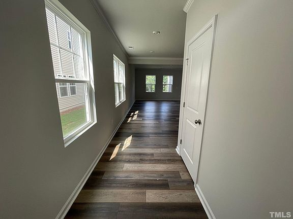3rd image of 3141 Montlawn Pl