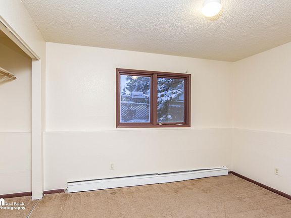 4th image of 325 N Hoyt St
