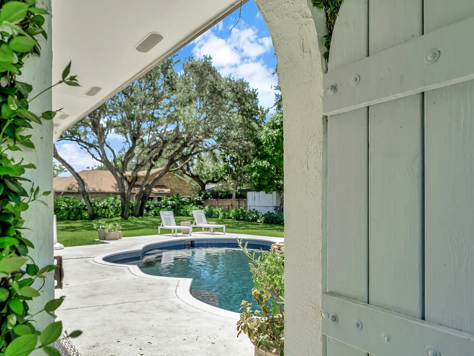 4 bed, 2385 sqft, $25,000 — Photo 1