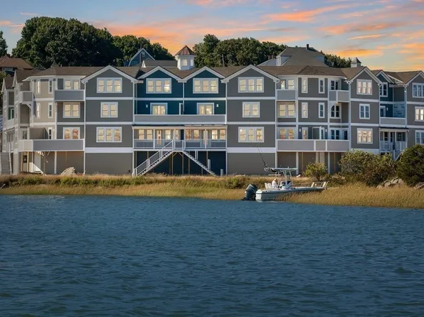 7 Bay St #10, Hull, MA 02045