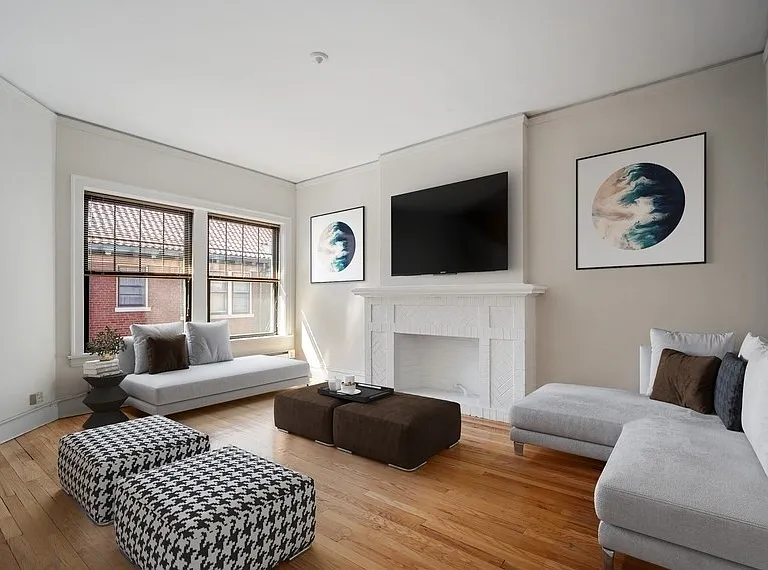 1025 Dempster St — Photo 5