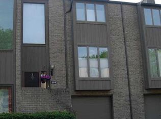 203 Pine Ct, Pittsburgh, PA