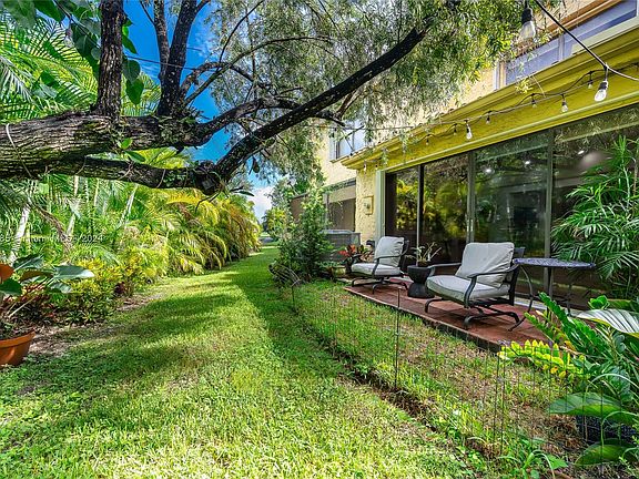 2nd image of 3516 Estepona Ave #22-D-2