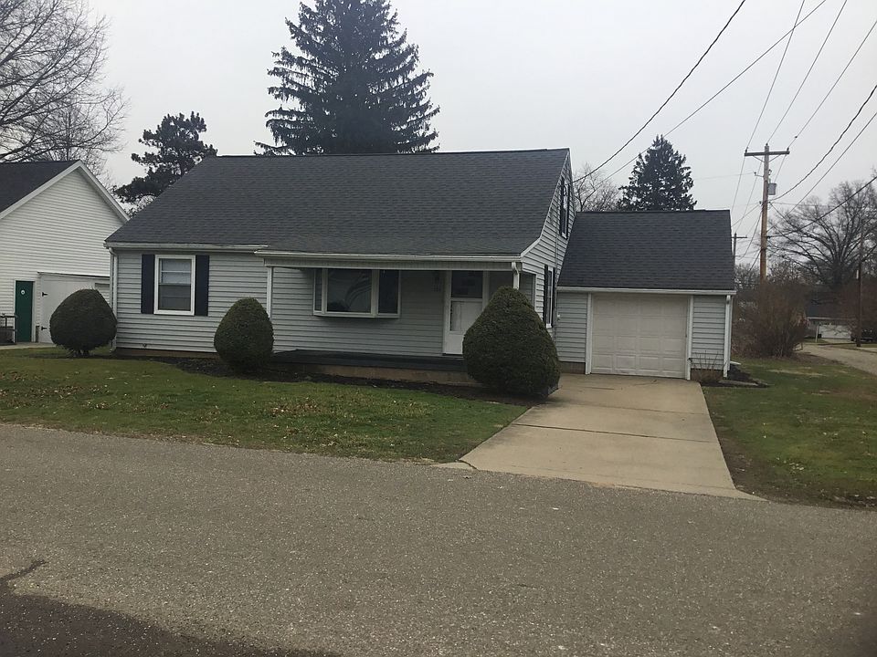 1st image of 123 Hazel Dr S