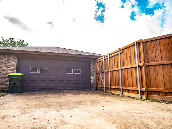 2nd image of 3205 Winchester Dr
