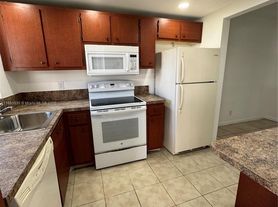 1701 NW 46th Ave