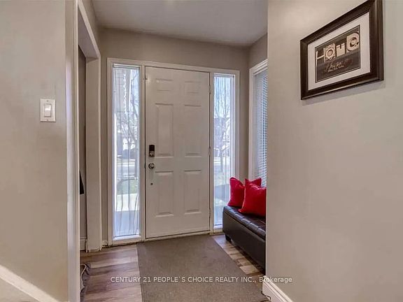 2nd image of 6 Lockwood Rd