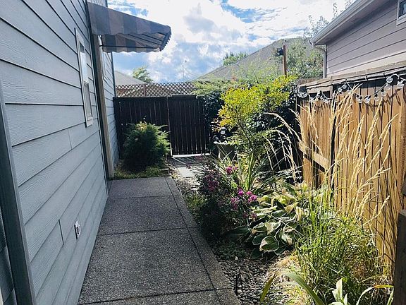 2nd image of 2770 Parkwood Village Ln