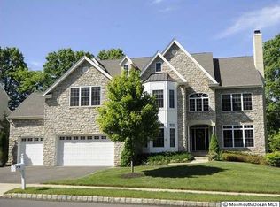 48 Hedgerow Ln, Manalapan, NJ 07726