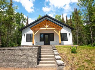 1061 W 3rd St, Grand Marais, MN 55604