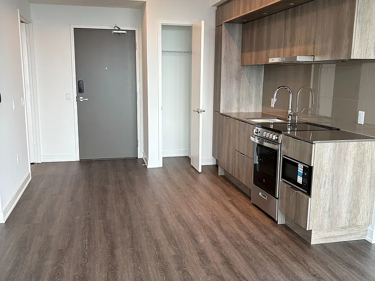 448 Burnhamthorpe Rd W #4210 — Photo 9
