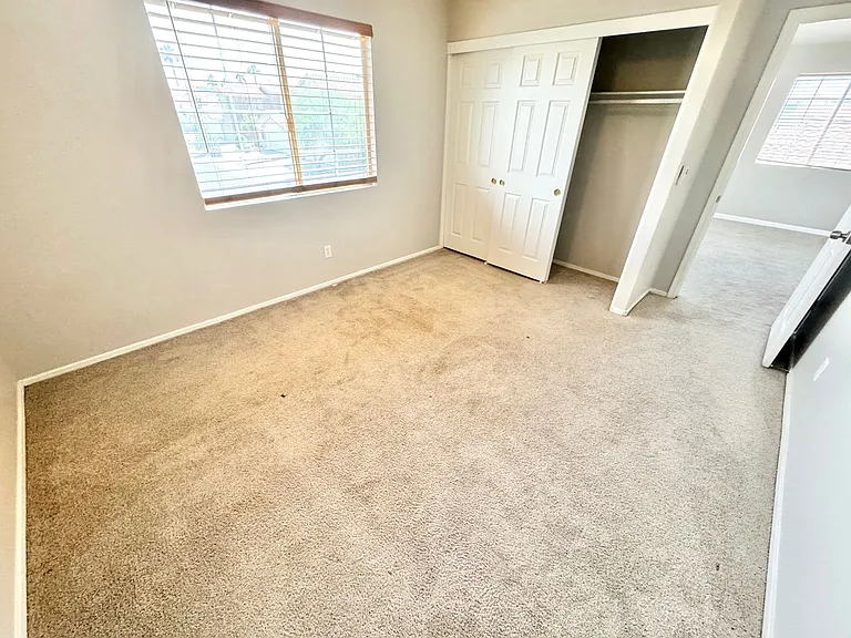 1092 Whispering Birch Ave — Photo 25