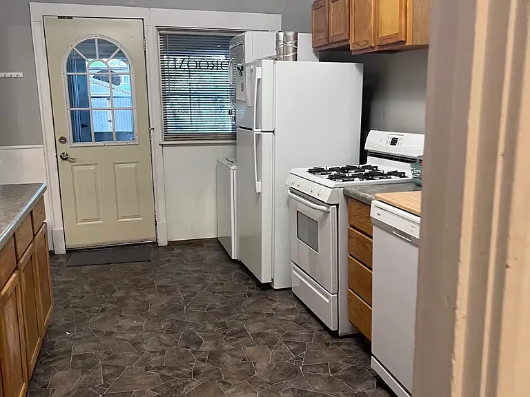 2119 Ogden Ave — Photo 8