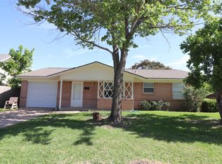 517 Bayshore Dr, Garland, TX 75040