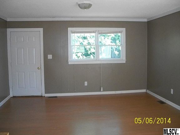 4th image of 406 E 11th St