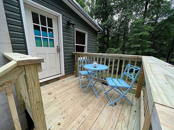 3rd image of 55 Stone Ridge Rd