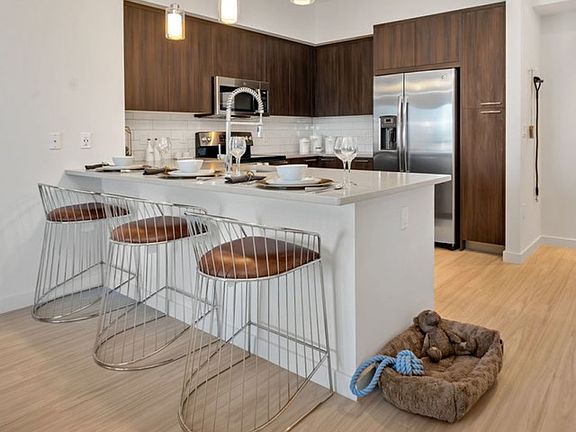 5th image of 591 Evernia St APT 1902