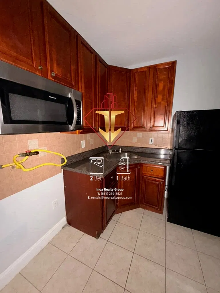 2 bed, 700 sqft, $2,000 — Photo 3