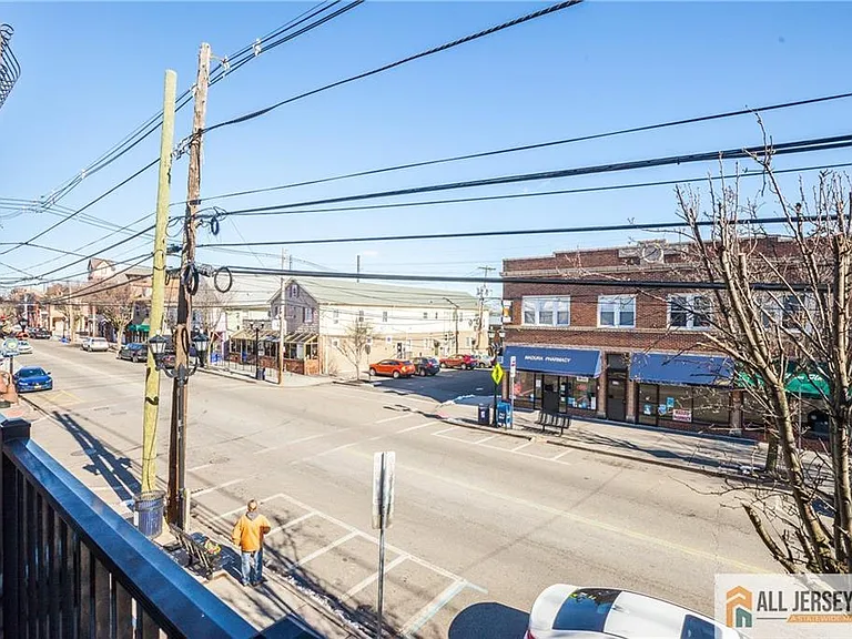 112 N Broadway St #B — Photo 19