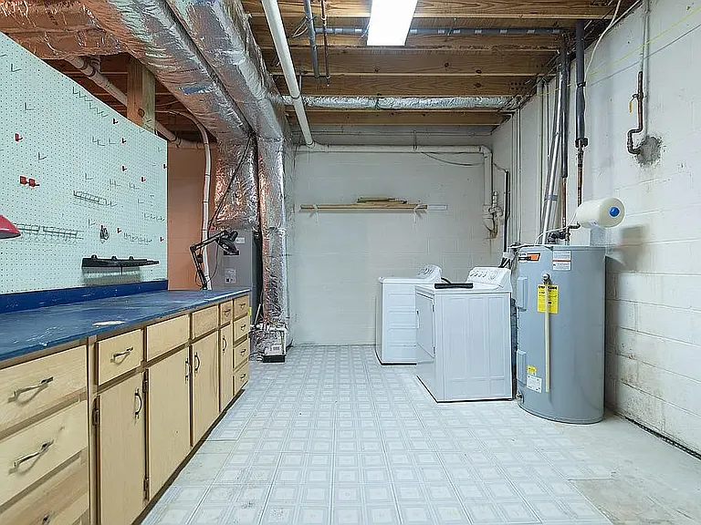 202 Lily Ct — Photo 19