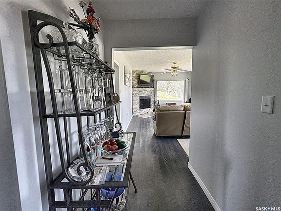 4th image of 229 Calgary STREET