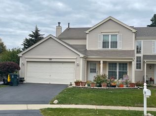 160 Horizon Cir, Carol Stream, IL 60188