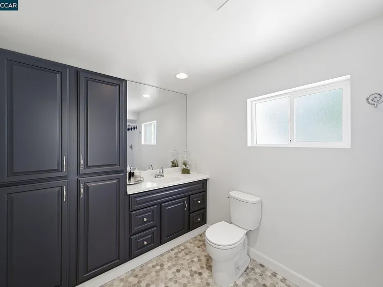 102 Hillcrest Dr — Photo 27