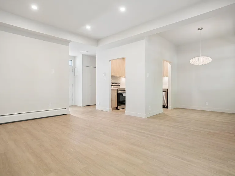 1070 Cypress St — Photo 3