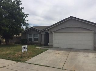 3140 Westgate Dr, Madera, CA 93637