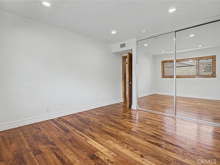 738 N Kenter Ave — Photo 25