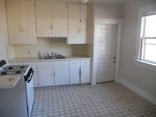 2nd image of 1725 Coit Ave NE #1