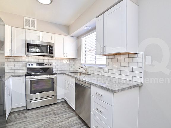 5th image of 645 N Arrowhead Dr #1