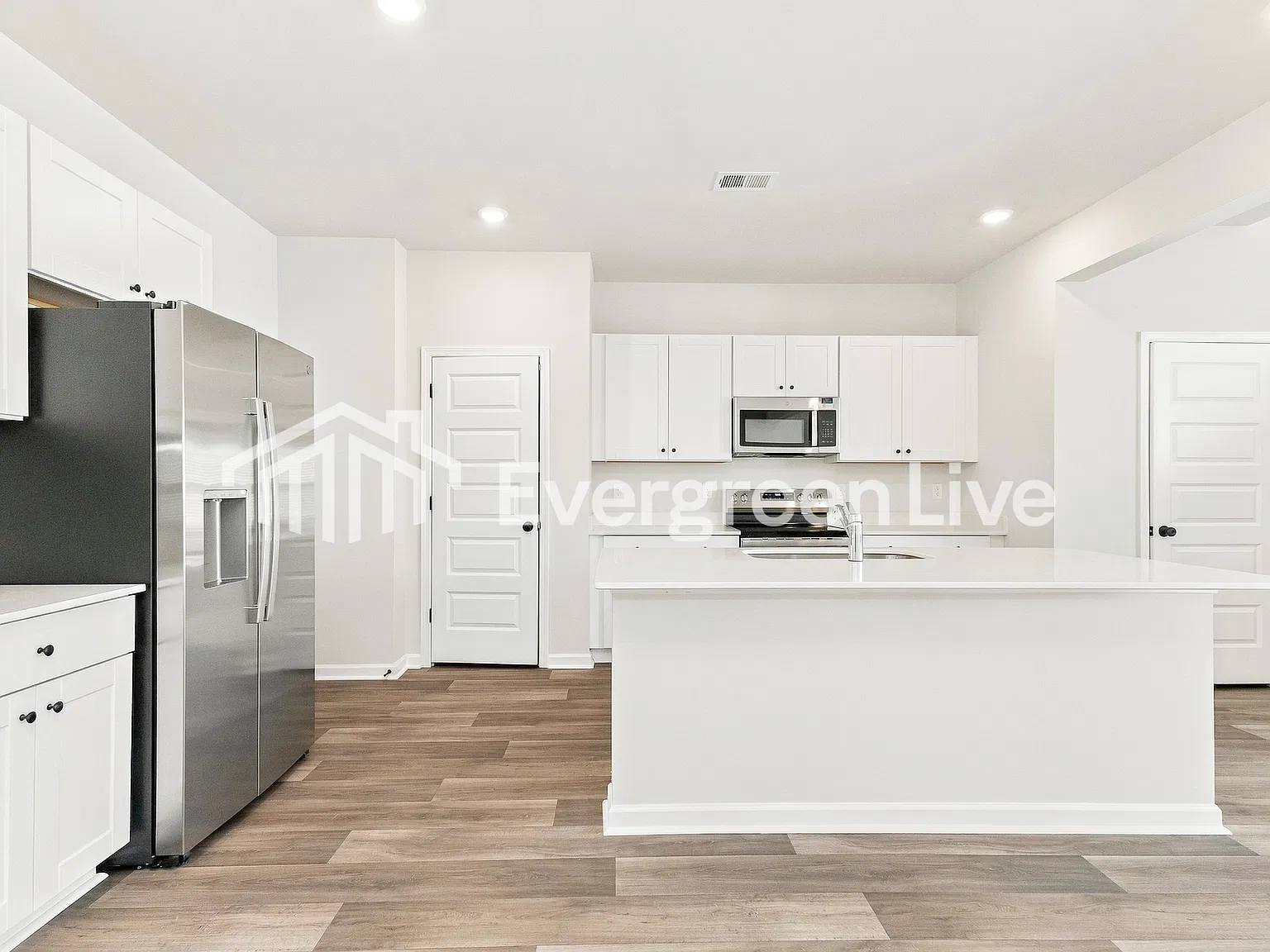 3 bed, 3.0 bath, 1872 sqft, $2,220 — Photo 4