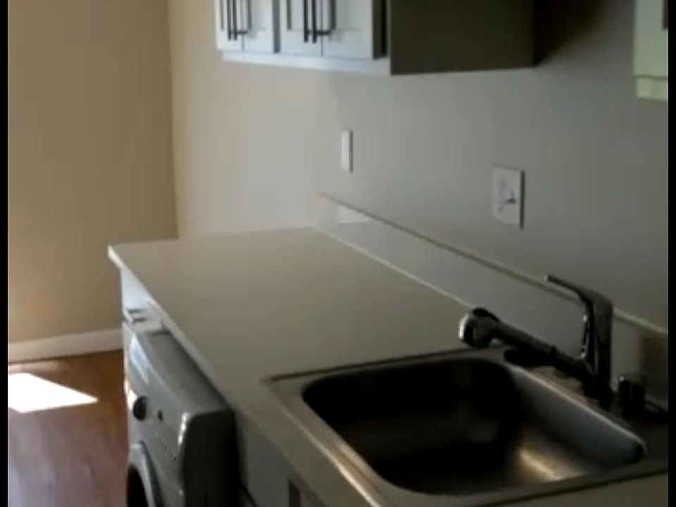 Kitchen: Washer, Dishwasher