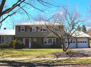 34 Beacon Hill, east brunswick, NJ 08816