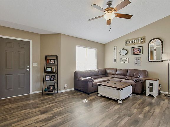 5th image of 1829 N Honeysuckle Cir