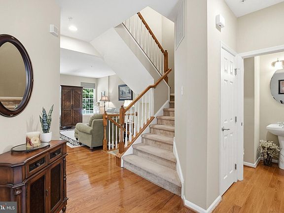 5th image of 223 Tall Trees Cir