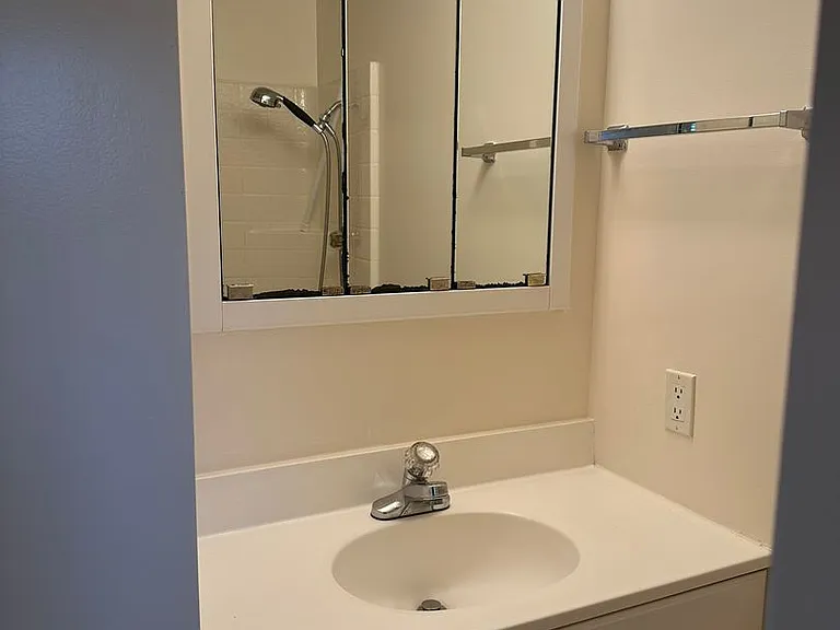 442-442A Judson Ave — Photo 7