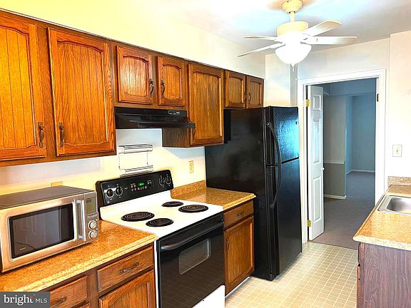 3rd image of 519 Bay Dale Ct