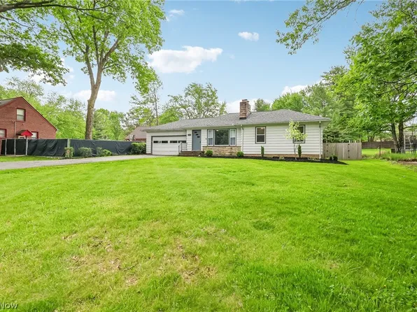 1818 E Wallings Rd, Broadview Heights, OH 44147