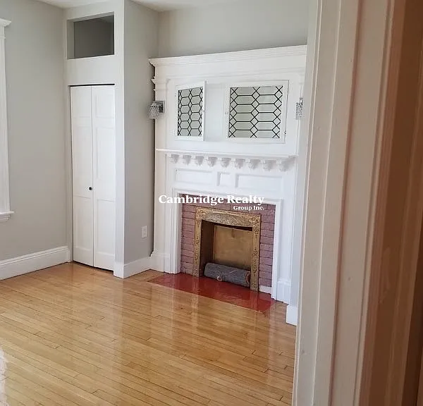8 Farrington Ave #4T — Photo 9