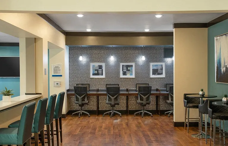 Integra Cove Apartments — Photo 23