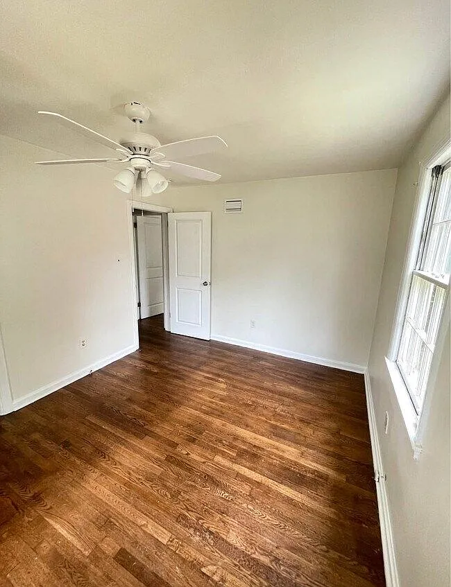 3 bed, 1.0 bath, 1455 sqft, $2,250 — Photo 3