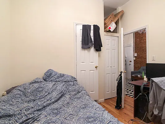Rented by City Connections Realty | media 4