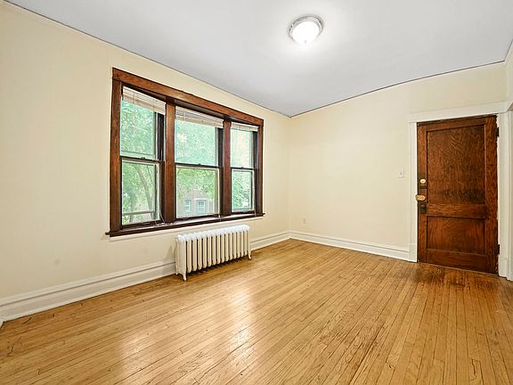 4th image of 3018 W Schubert Ave #2R